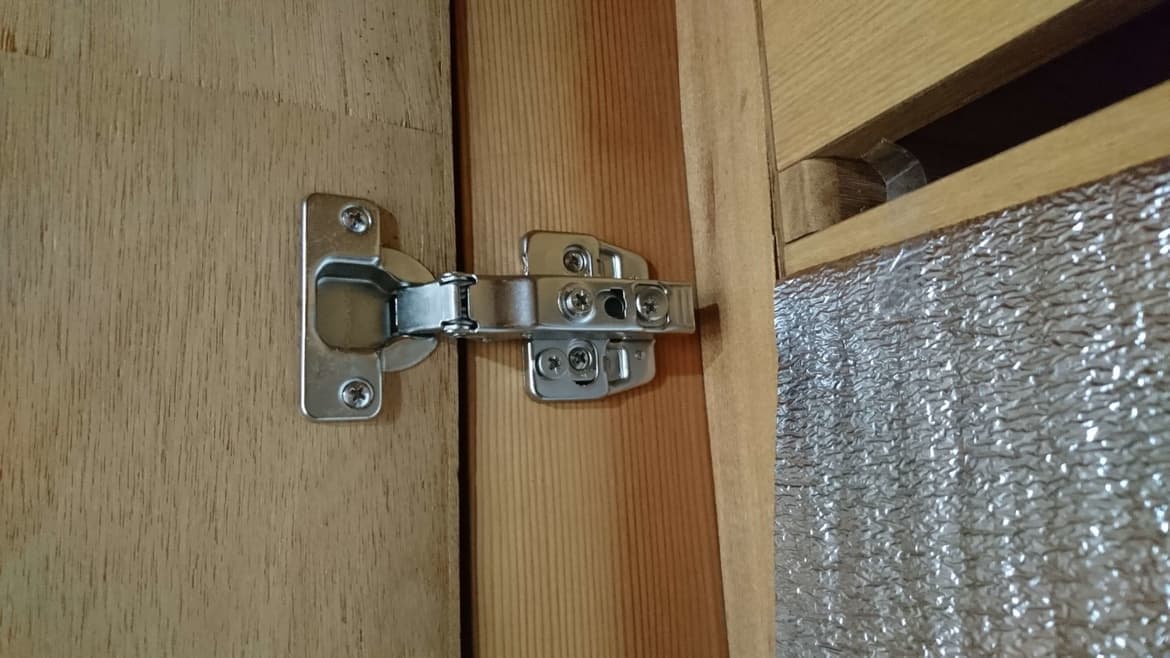 蝶番交換 | 阿久比町の建具修理なら藤井建具店